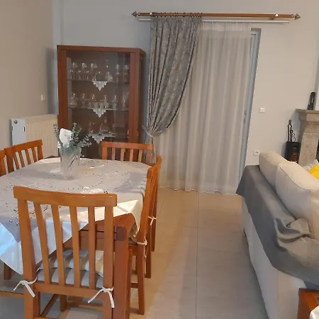 Gea - εξοχική μεζονέτα με τεράστιο κήπο και αυλή. Villa Nafplio