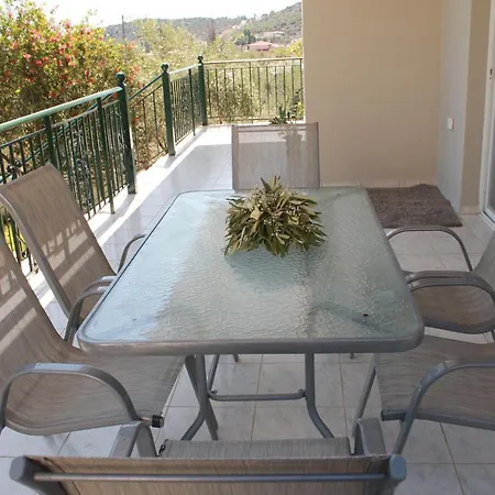 Villa Gea - εξοχική μεζονέτα με τεράστιο κήπο και αυλή.